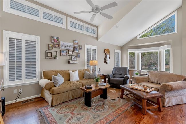 Living Room | Image 12