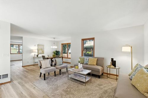 726 Thomas Ave, Saint Paul, MN, 55104-2745 | Card Image