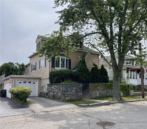 37 Kermit St, Woonsocket, RI, 02895-6434 | Card Image