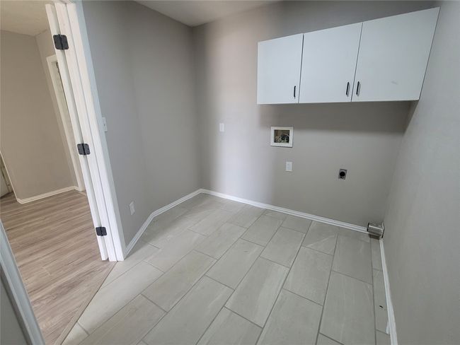 Separate Laundry Room, Full size washer and dryer with room for extra fridge | Image 13