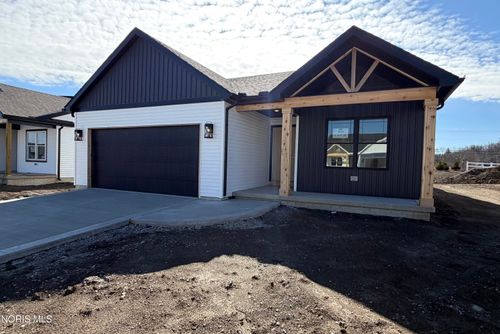 5032 Easton Dr, Oregon, OH, 43616-3024 | Card Image