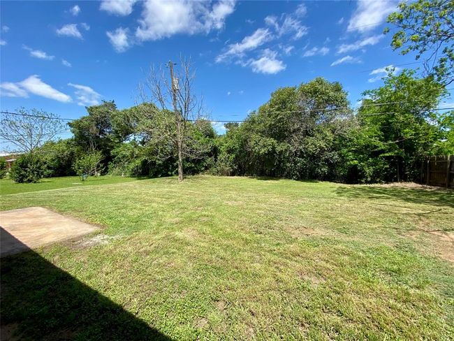 1004 Mill Creek Dr, House other with 2 bedrooms, 2 bathrooms and 1 parking in Brenham TX | Image 18