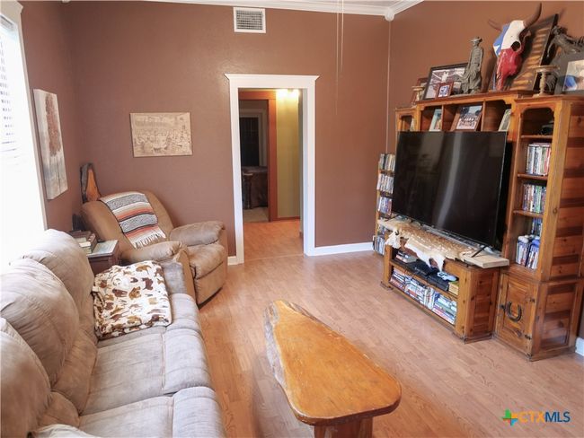 205 Hubbard Street, House other with 5 bedrooms, 3 bathrooms and null parking in Yoakum TX | Image 25