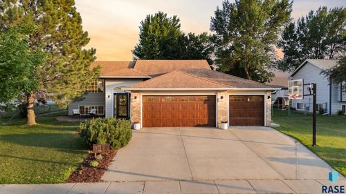 817 E Pine St Street, Brandon, SD, 57005 | Card Image