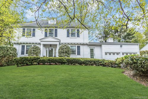 21 The Birches, Roslyn, NY, 11576-1926 | Card Image