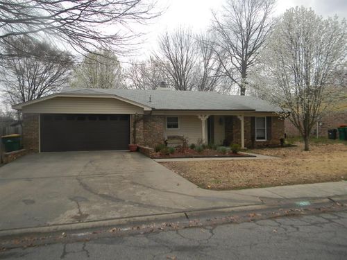 1005 Laredo Ave, Russellville, AR, 72801-7533 | Card Image