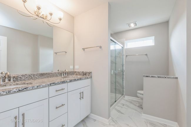 704R Oak Hollow Rd, Home with 3 bedrooms, 3 bathrooms and 2 parking in Crystal Lake IL | Image 7