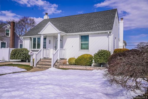 2377 1st St, East Meadow, NY, 11554-2646 | Card Image