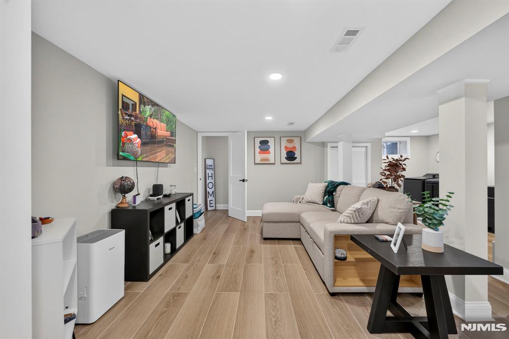 Residential in North Arlington 5