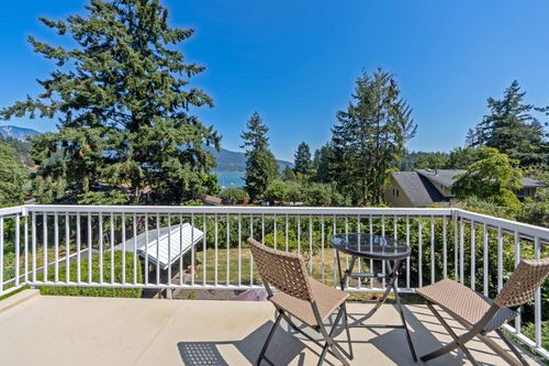 1115 Lenora Rd, Bowen Island, BC, V0N1G1 | Card Image