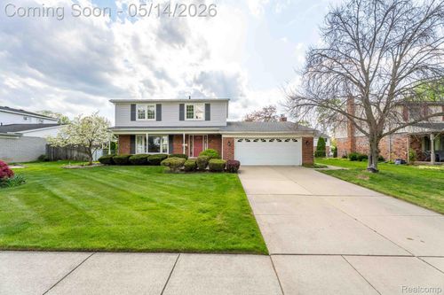 16299 Edgewood Dr, Livonia, MI, 48154-2218 | Card Image