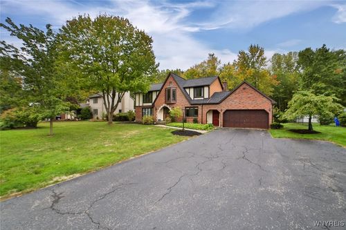8205 Clarherst Dr, East Amherst, NY, 14051-1504 | Card Image