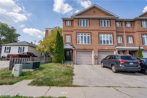 103 John St, Georgetown, ON, L7G5A2 | Card Image