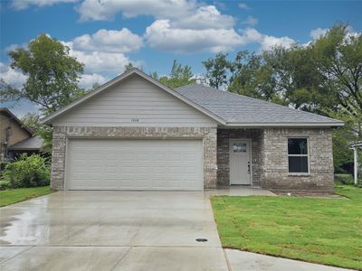 1008 S Alamo Street, House other with 3 bedrooms, 2 bathrooms and null parking in Weatherford TX | Image 2