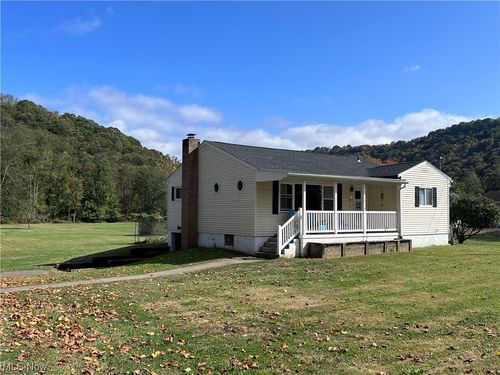 123 Damper Rd, Hammondsville, OH, 43930-7972 | Card Image