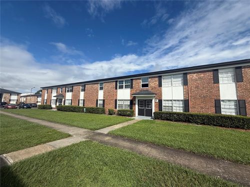 202-5325 Curry Ford Rd, ORLANDO, FL, 32812-8876 | Card Image