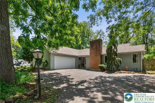 5306 Lanark Rd, Center Valley, PA, 18034-9542 | Card Image