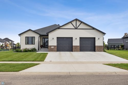 974 50th Ave W, West Fargo, ND, 58078-7216 | Card Image