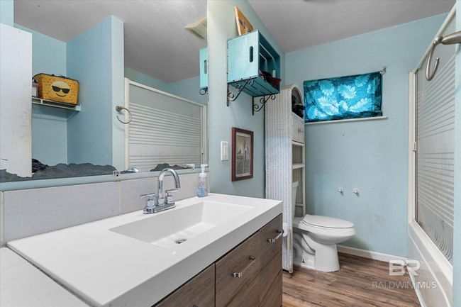 Bathroom | Image 19