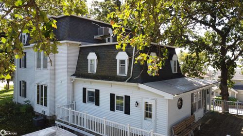 922 N Shore Dr, Clear Lake, IA, 50428-1228 | Card Image