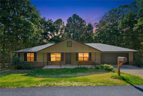 8 Kenilworth Dr, Bella Vista, AR, 72714-4528 | Card Image
