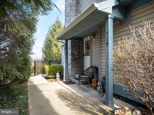 718 Tussey Ln, STATE COLLEGE, PA, 16801-7826 | Card Image