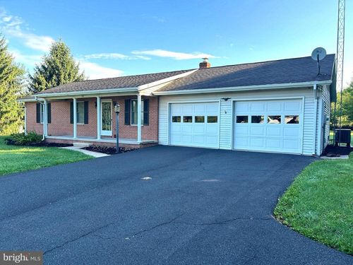 35 Westerly Dr, LITTLESTOWN, PA, 17340-9784 | Card Image