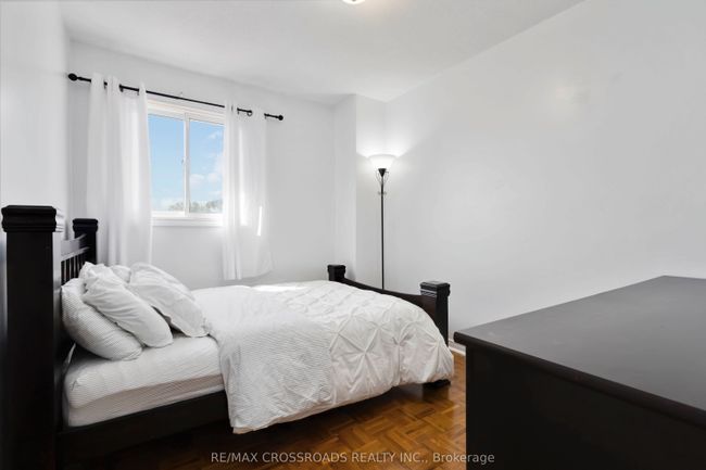 80 Wright Cres, House attached with 3 bedrooms, 2 bathrooms and 1 parking in Ajax ON | Image 24