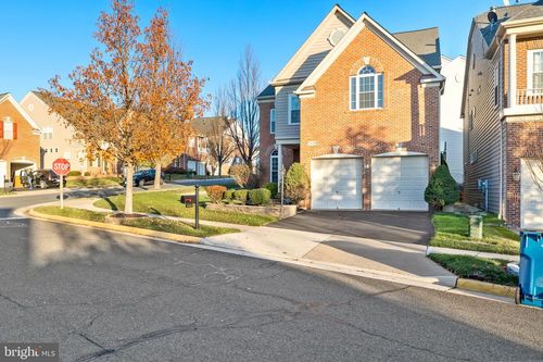 9161 Finnegan St, LORTON, VA, 22079-2942 | Card Image
