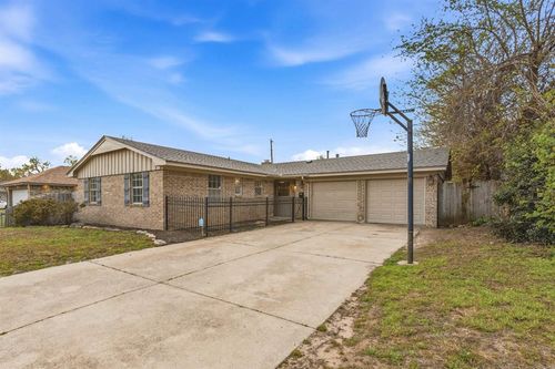 8124 Nw 32nd St, Bethany, OK, 73008-4352 | Card Image