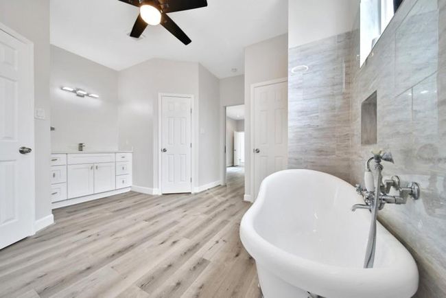 7607 Bankside Dr, House other with 3 bedrooms, 4 bathrooms and 2 parking in Houston TX | Image 25