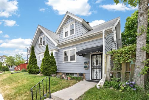 1368 S 56th St, West Milwaukee, WI, 53214-3427 | Card Image
