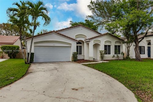 1414 E Harmony Lake Cir, Davie, FL, 33324-7109 | Card Image