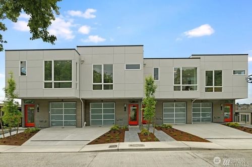 2573 13th Ave W, Seattle, WA, 98119-2118 | Card Image