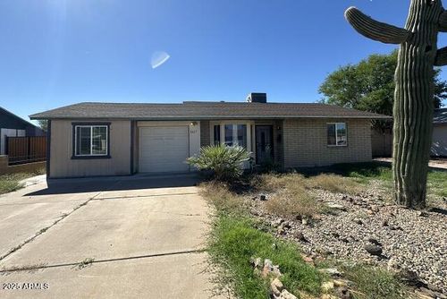 3227 W Lisbon Ln, Phoenix, AZ, 85053-4711 | Card Image