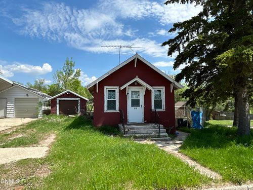 422 1st Ave E, Gackle, ND, 58442-7118 | Card Image