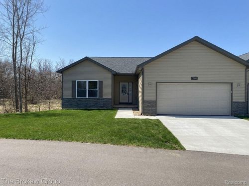 3365 Meadowridge Ct, Davison, MI, 48423-8451 | Card Image