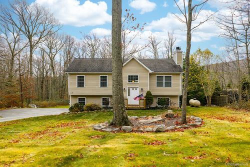 21 Hoeppner Dr, Wurtsboro, NY, 12790-5907 | Card Image