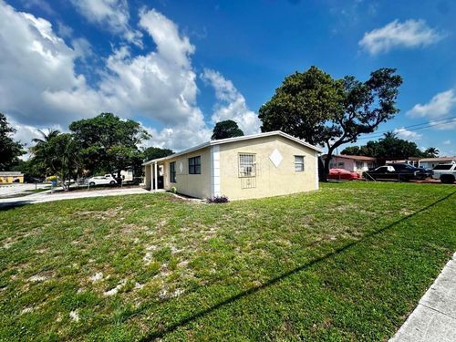 2901 Nw 21st St, Fort Lauderdale, FL, 33311-3209 | Card Image