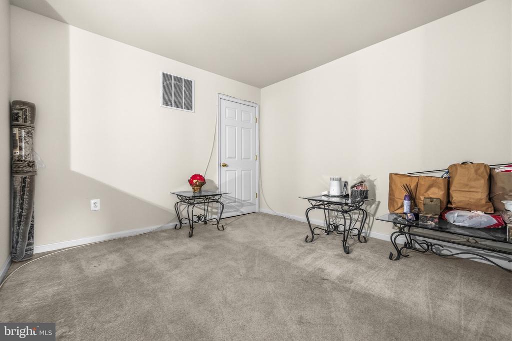 Residential in WHITE PLAINS 3