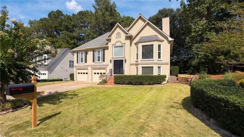 142 Clubhouse Dr Nw, Kennesaw, GA, 30144-5062 | Card Image