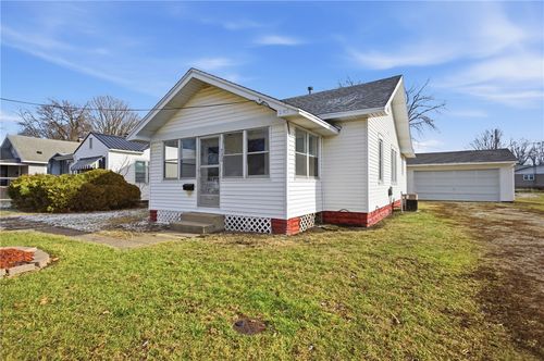 720 S 25th St, Mattoon, IL, 61938-5054 | Card Image