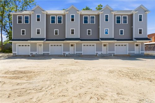75 Croade St, Warren, RI, 02885-2735 | Card Image