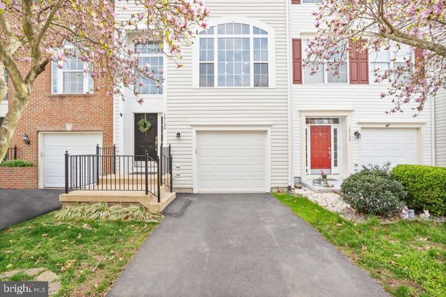 10136 Pale Rose Loop, Townhouse with 3 bedrooms, 3 bathrooms and null parking in BRISTOW VA | Image 4