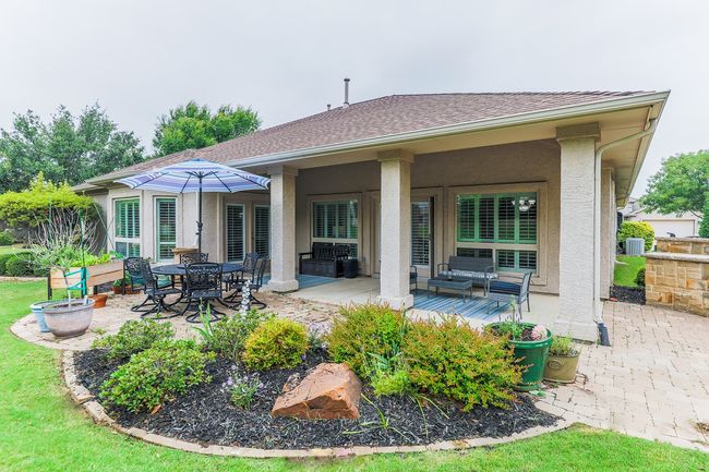 Large covered patio | Image 32