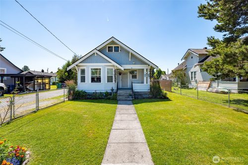 612 W Hazel St, Mount Vernon, WA, 98273-4828 | Card Image