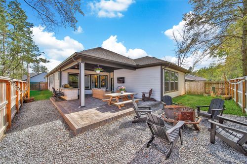 325 Bromley Square Dr, Montgomery, TX, 77316-2893 | Card Image