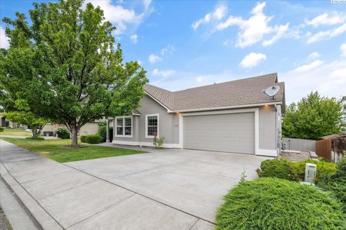 3706 S Johnson St, Kennewick, WA, 99337-2473 | Card Image