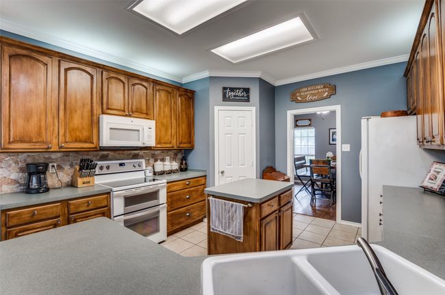 4811 Jakes Way, House other with 3 bedrooms, 2 bathrooms and null parking in Midlothian TX | Image 8