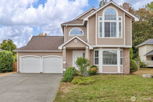 7001 62nd Pl Ne, Marysville, WA, 98270-8804 | Card Image